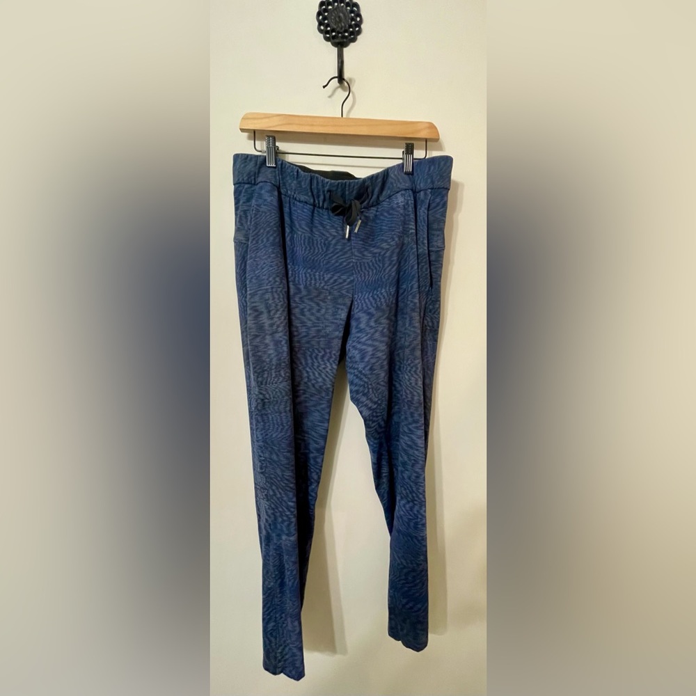 LULULEMON On the Fly, 7/8 pant  size 12